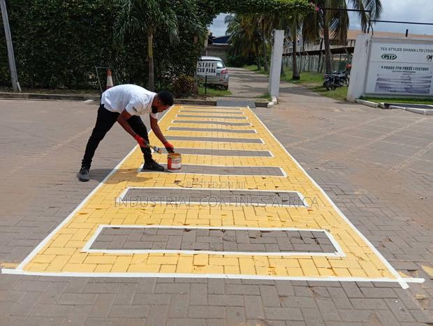 Xymax Maxcoat Industrial Floor Marking Paint, Marine Paint · Photo 3