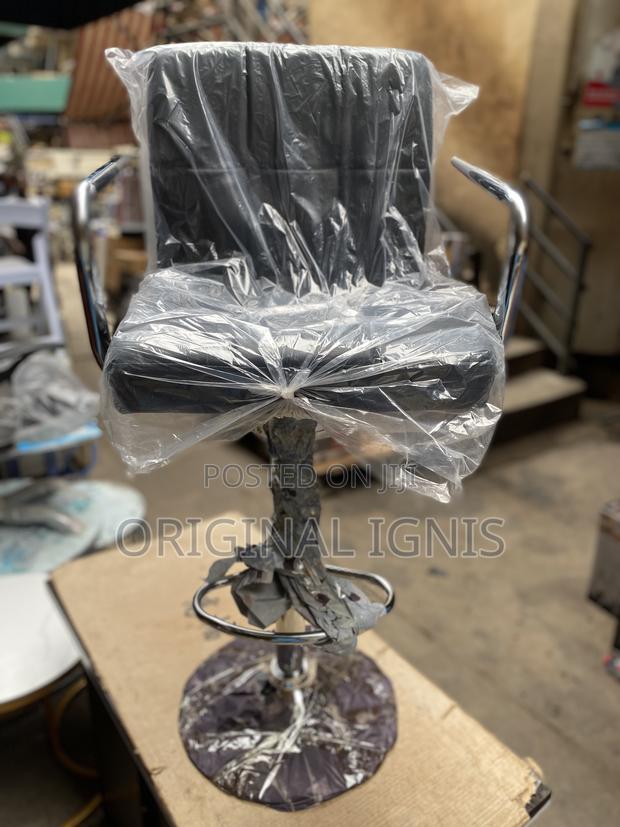 Bar Chair With Armrest · Photo 4