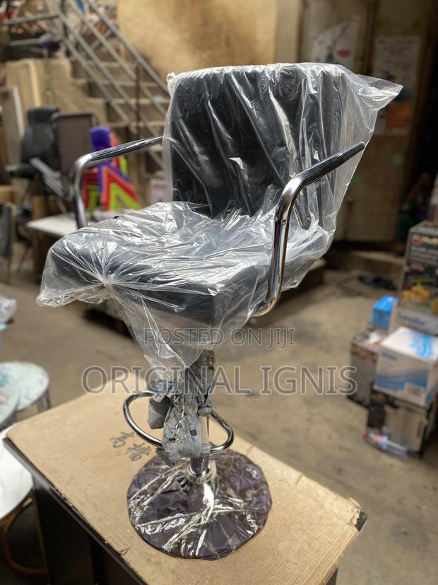 Bar Chair With Armrest · Photo 2