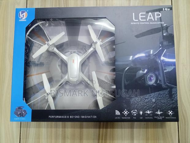Remote Control Flying Drone · Photo 4