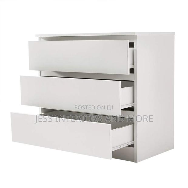 Dresser -Chest of 3 Drawers (White) · Photo 2