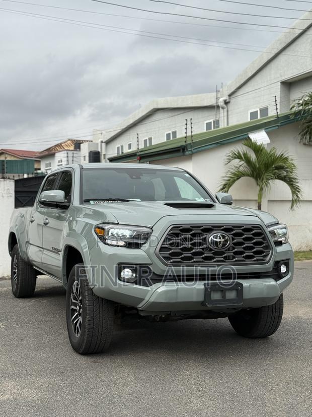 Toyota Tacoma TRD Sport Double Cab 6' Bed V6 AT 2023 Gray · Photo 2
