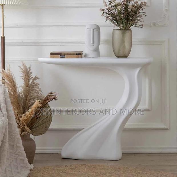 Console Table (White) · Photo 1
