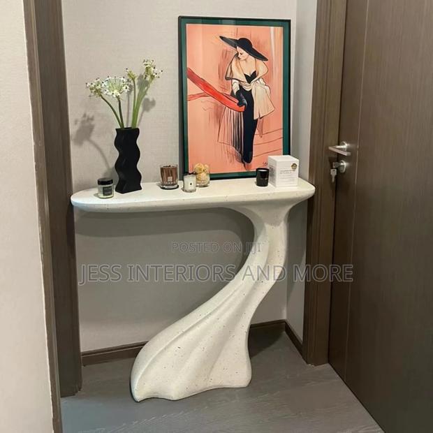 Console Table (White) · Photo 3
