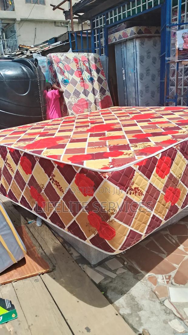 Very Thick King Size Mattress 20" High Density · Photo 1