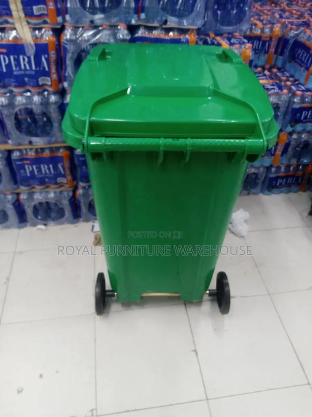 240l Dustbin · Photo 1