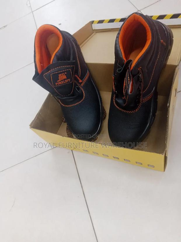 High Quality Safety Shoes · Photo 1