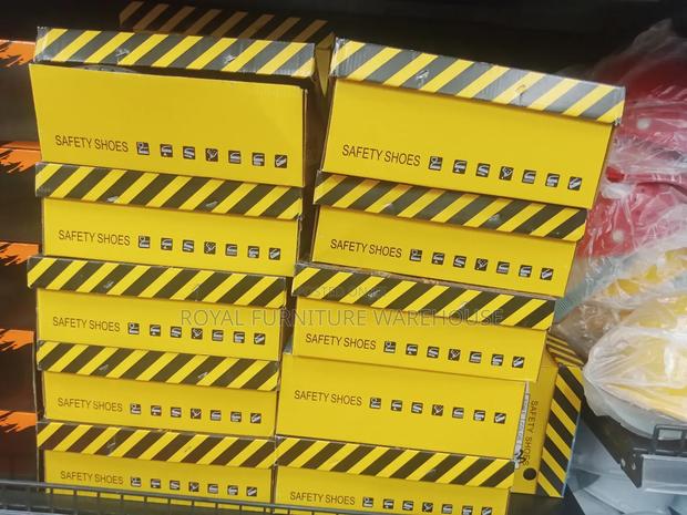 High Quality Safety Shoes · Photo 3