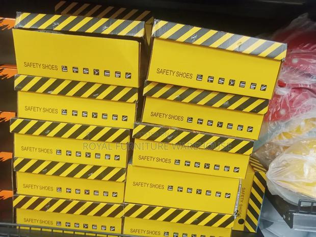 High Quality Safety Shoes · Photo 4