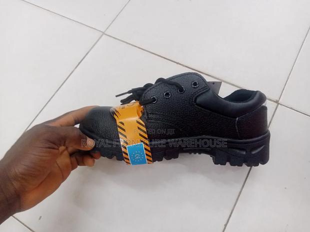 Quality Labor Safety Shoes · Photo 1