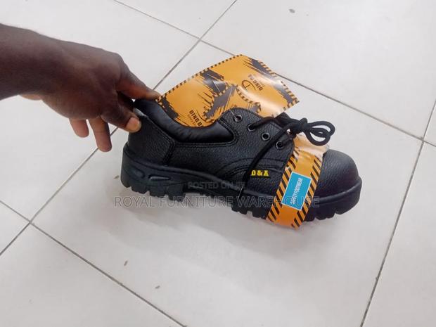 Quality Labor Safety Shoes · Photo 2