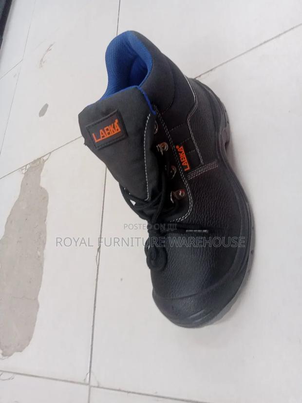 High Quality Labka Safety Shoes · Photo 3