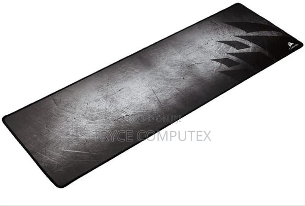 Corsair Mm300 Pro Premium Gaming Mouse Pad · Photo 2