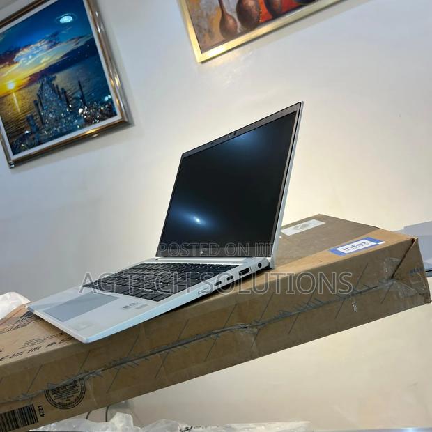 New Laptop HP EliteBook 830 G7 16GB Intel Core I7 SSD 512GB · Photo 4
