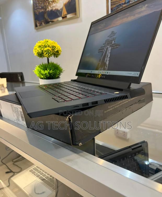 New Laptop Dell 16GB Intel Core i7 SSD 512GB · Photo 2