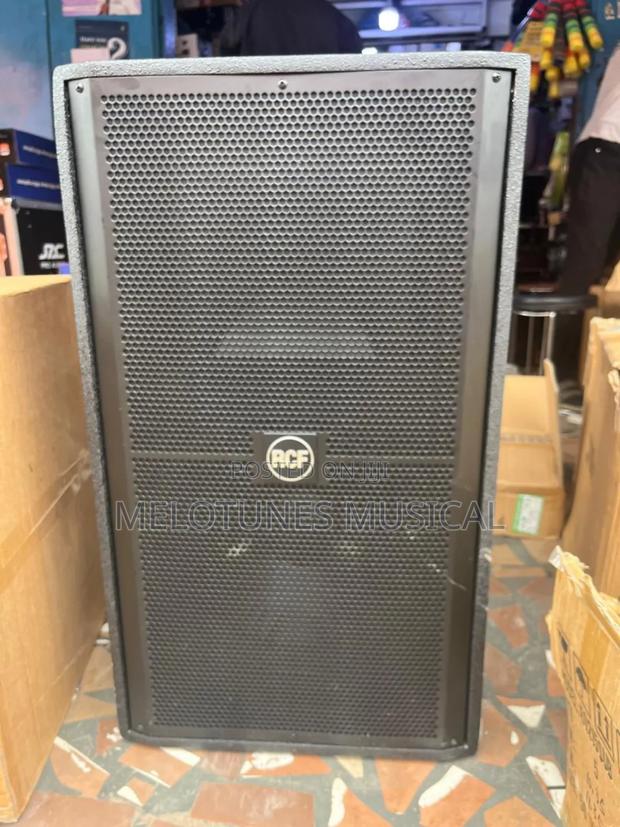RCF Pair of Half Range Speakers · Photo 1