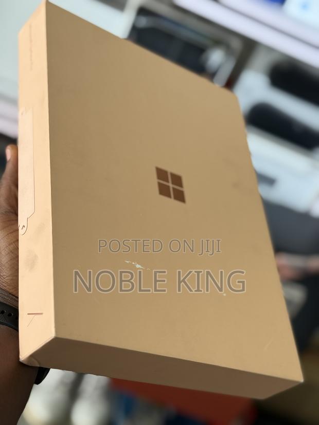 New Microsoft Surface Pro 11th Edition, a Copilot+ PC 16GB SSD 512GB · Photo 1