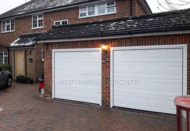 Mordern Garage Door · Photo 1