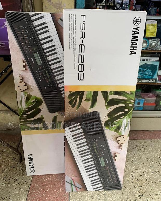 Yamaha PSR E283 Keyboard for Beginners · Photo 1