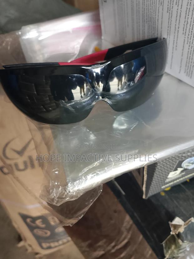 Uvex Safety Protective Spectacle.(Anti-scratch & Anti Fog[12 Per Pack] · Photo 6