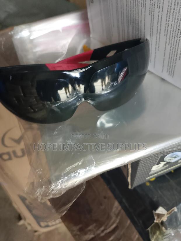 Uvex Safety Protective Spectacle.(Anti-scratch & Anti Fog[12 Per Pack] · Photo 7