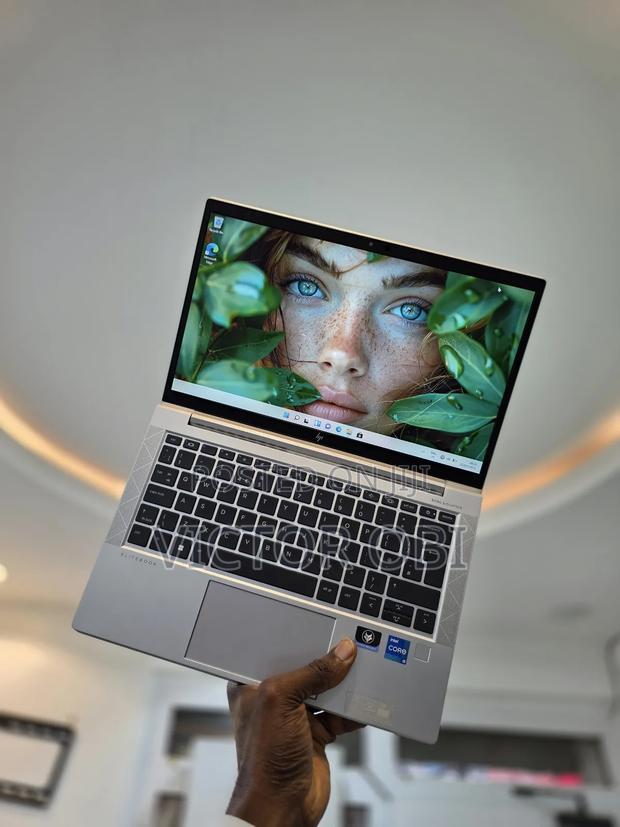 Laptop HP EliteBook 830 G8 32GB Intel Core I5 SSD 256GB · Photo 1