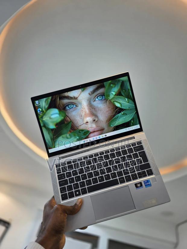 Laptop HP EliteBook 830 G8 32GB Intel Core I5 SSD 256GB · Photo 3