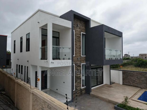 4bdrm House in Community 24, Tema Metropolitan for sale · Photo 4