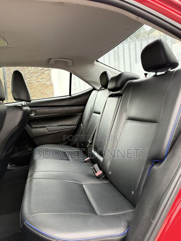 Toyota Corolla XSE 4dr Sedan (1.8L 4cyl CVT) 2017 Red · Photo 8