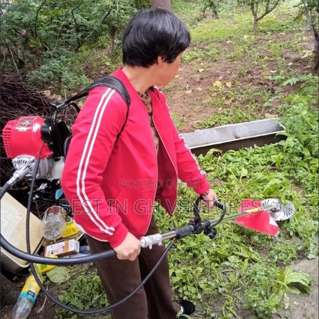 High Quality Brush Cutter Weeding Machine · Photo 1