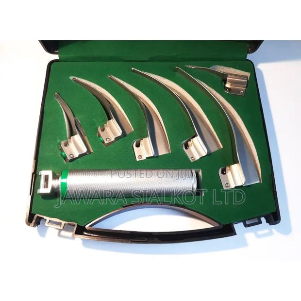 Fiber Optic Laryngoscope With 6 Blade Set · Photo 1