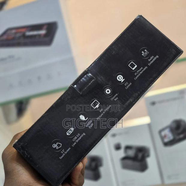 Feelworld L2 Plus Multi Camera Switcher Mixer 4 Channel · Photo 1