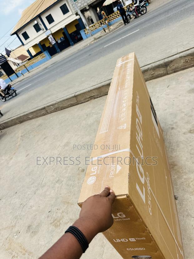 Ultra Modern Slim Uhd Lg 65ut8000. 2024/ 2025 Model · Photo 2