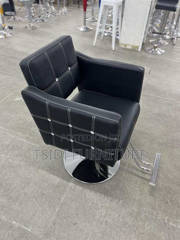 Quality Barbering Chair A01 · Photo 2