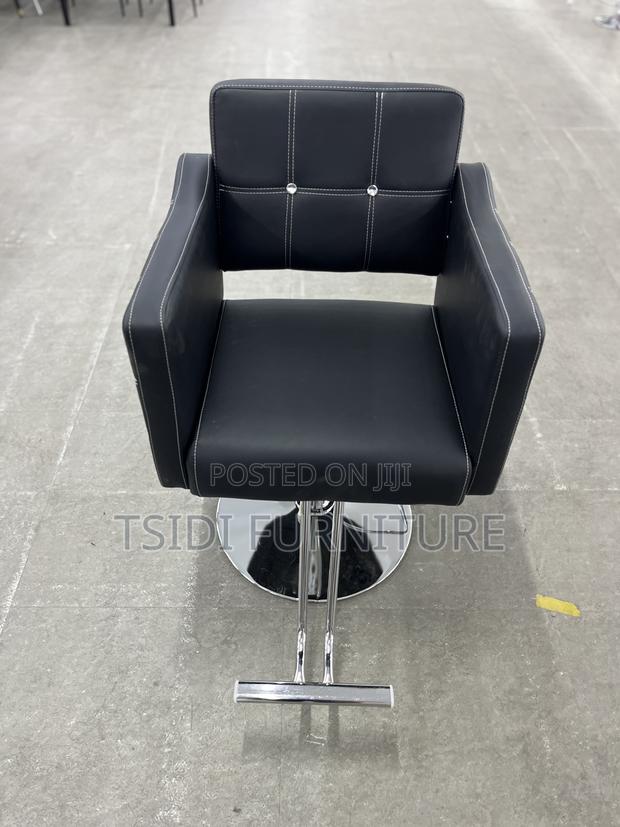Quality Barbering Chair A01 · Photo 3