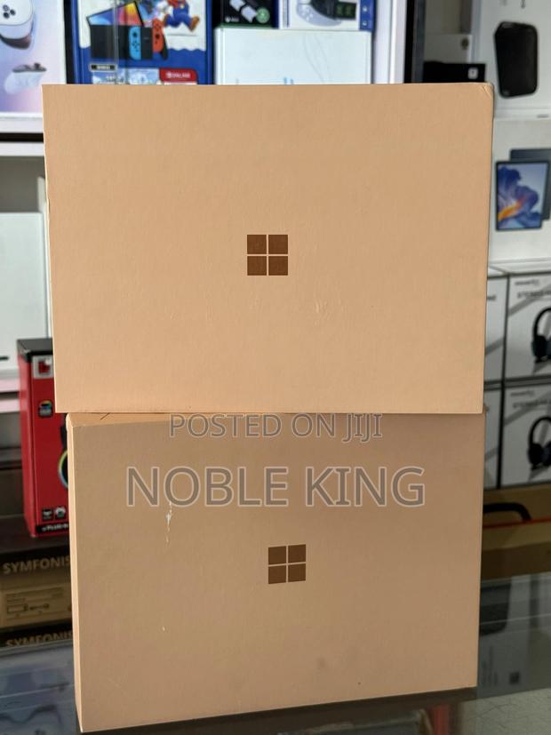 New Microsoft Surface Pro 11th Edition, a Copilot+ PC 16GB SSD 512GB · Photo 1