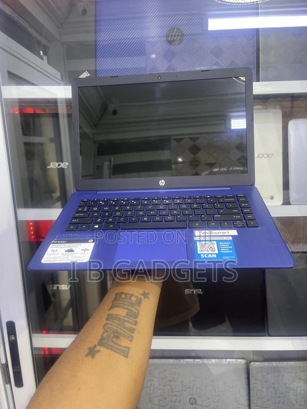 Laptop HP Stream 14 4GB Intel Pentium SSD 60GB · Photo 1