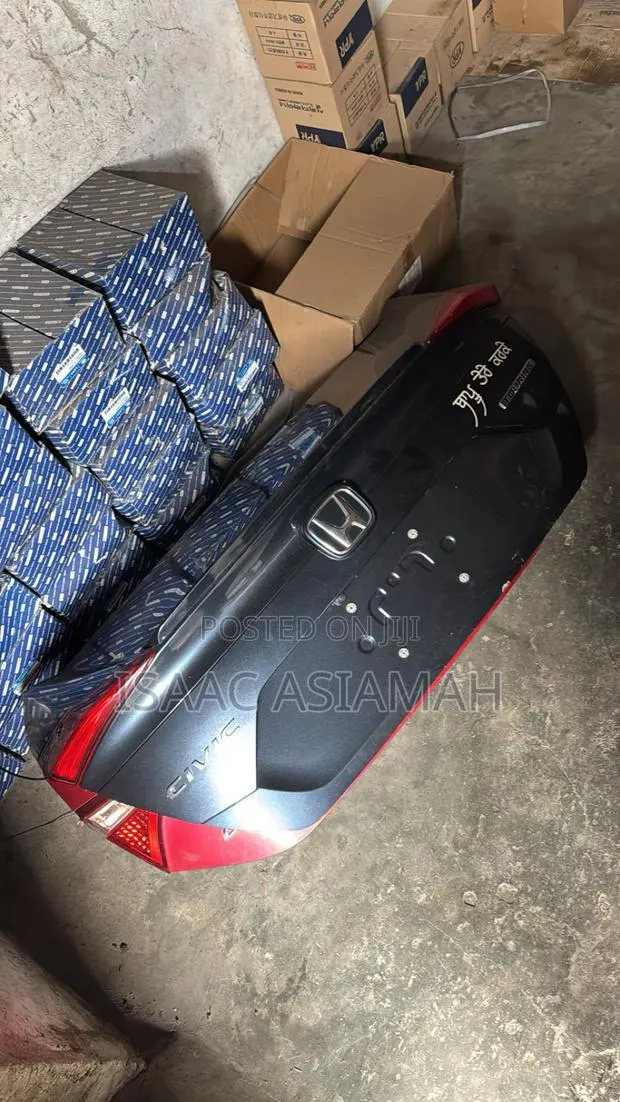 Honda Civic 2016,2017,2018,2019,2020,2021,2022 Boot / Tailgate · Photo 1