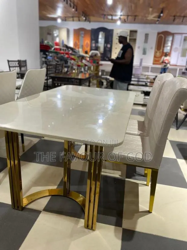 An Eye Catching 6 Seater Dining Table · Photo 1