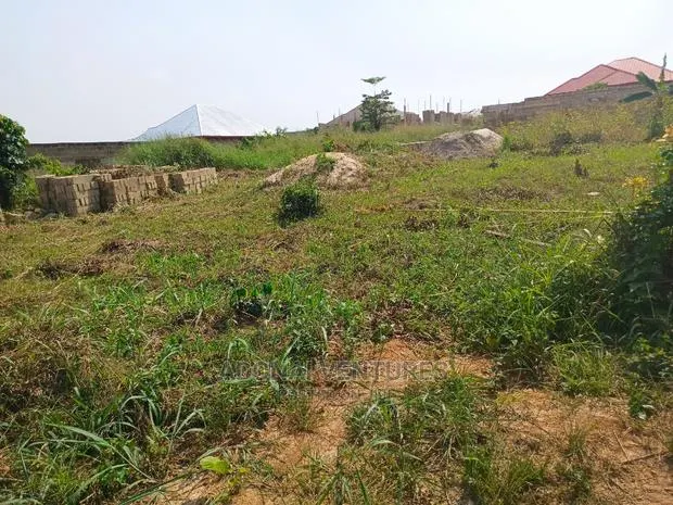 Plot of Land for Sale in Trede · Photo 1
