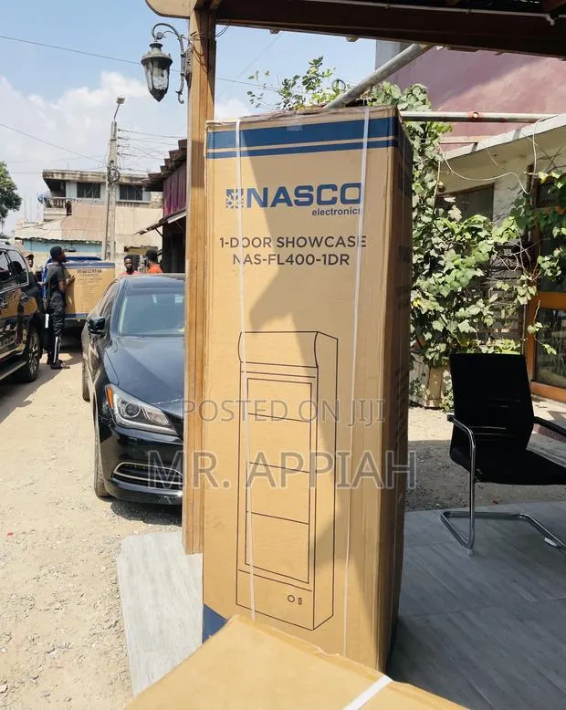 Fresh and Visible Nasco Nas-400-1dr 1 Door Beverage Cooler · Photo 1