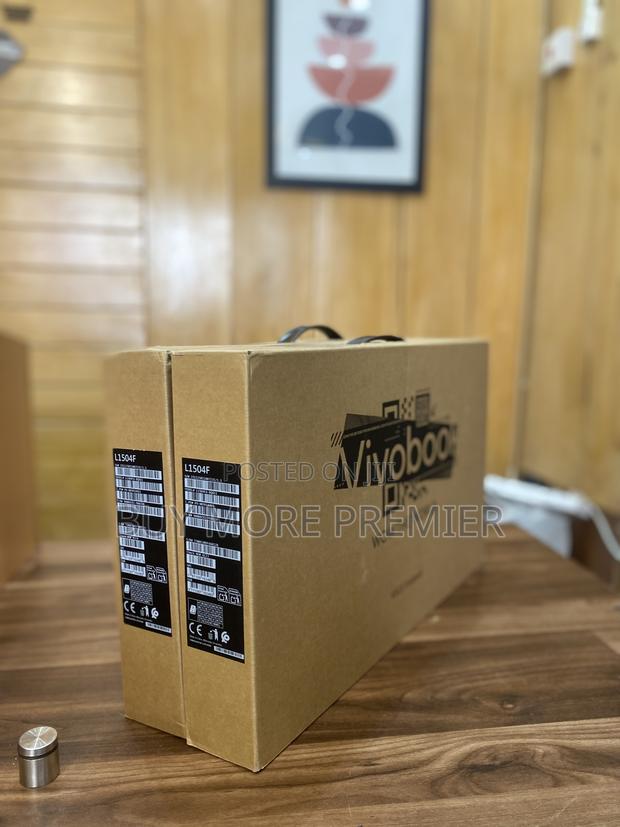 New Laptop Asus 8GB AMD Ryzen 5 SSD 512GB · Photo 2