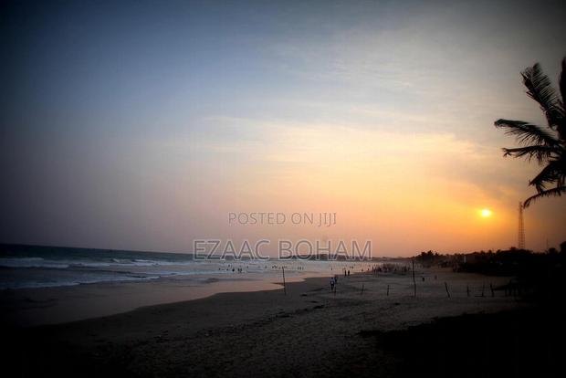 Beach Front Resort for Sale · Photo 4