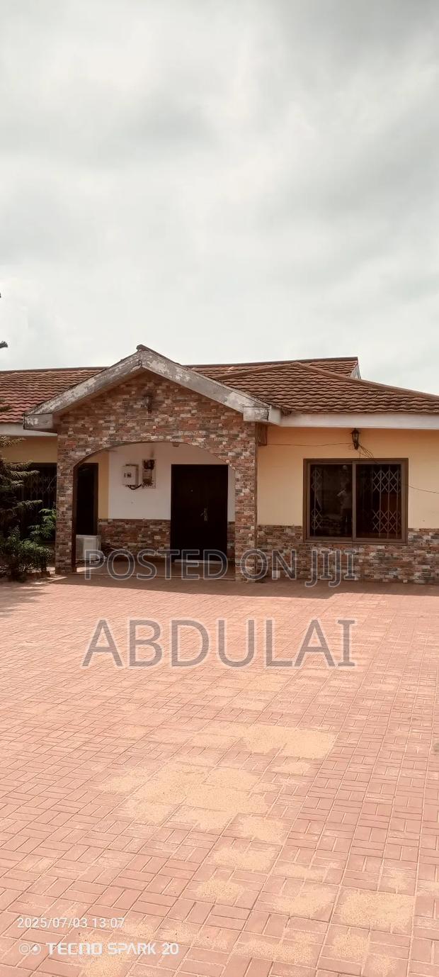 5bdrm House in Abu Abdulai, East Legon for rent · Photo 1