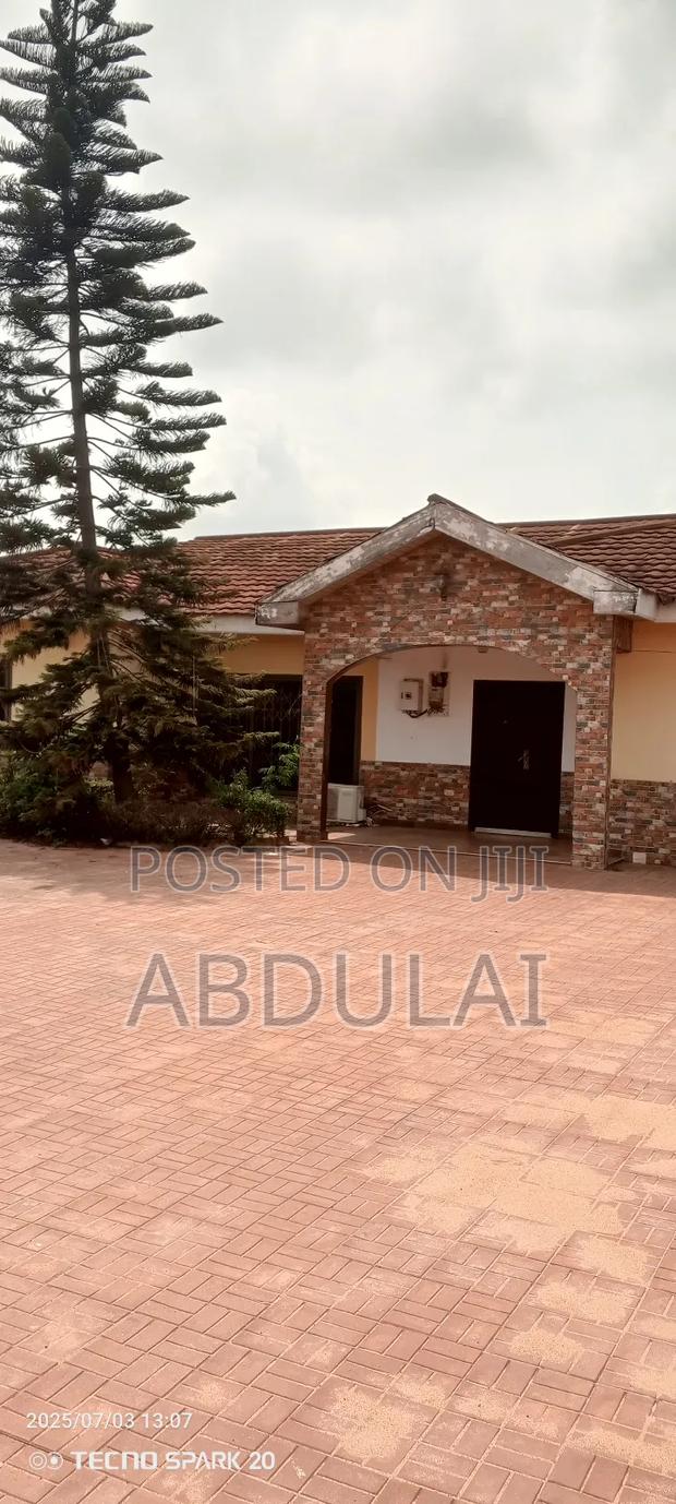 5bdrm House in Abu Abdulai, East Legon for rent · Photo 3