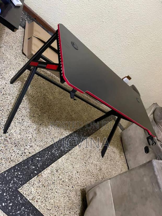 Gaming/Studio Desk · Photo 4