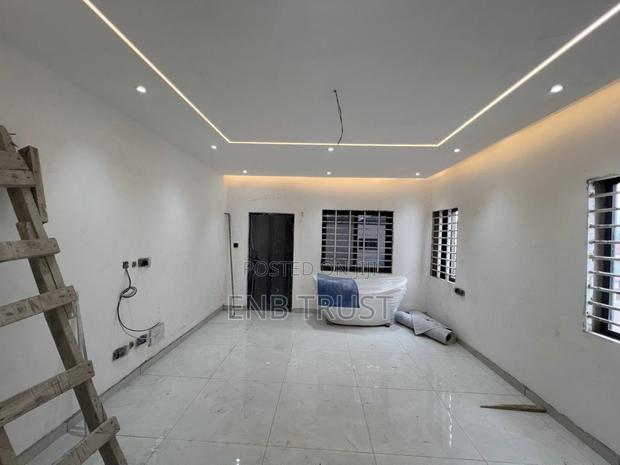 4bdrm Duplex in Baatsona for sale · Photo 5