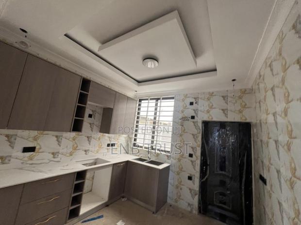 4bdrm Duplex in Baatsona for sale · Photo 3