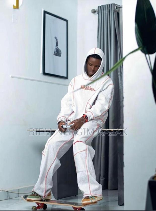 Thick Hooded Top N Down Available in Stock · Photo 5