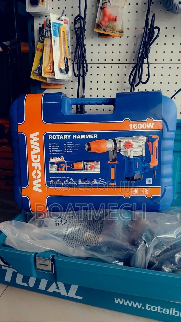 1600w Rotary Hammer · Photo 1